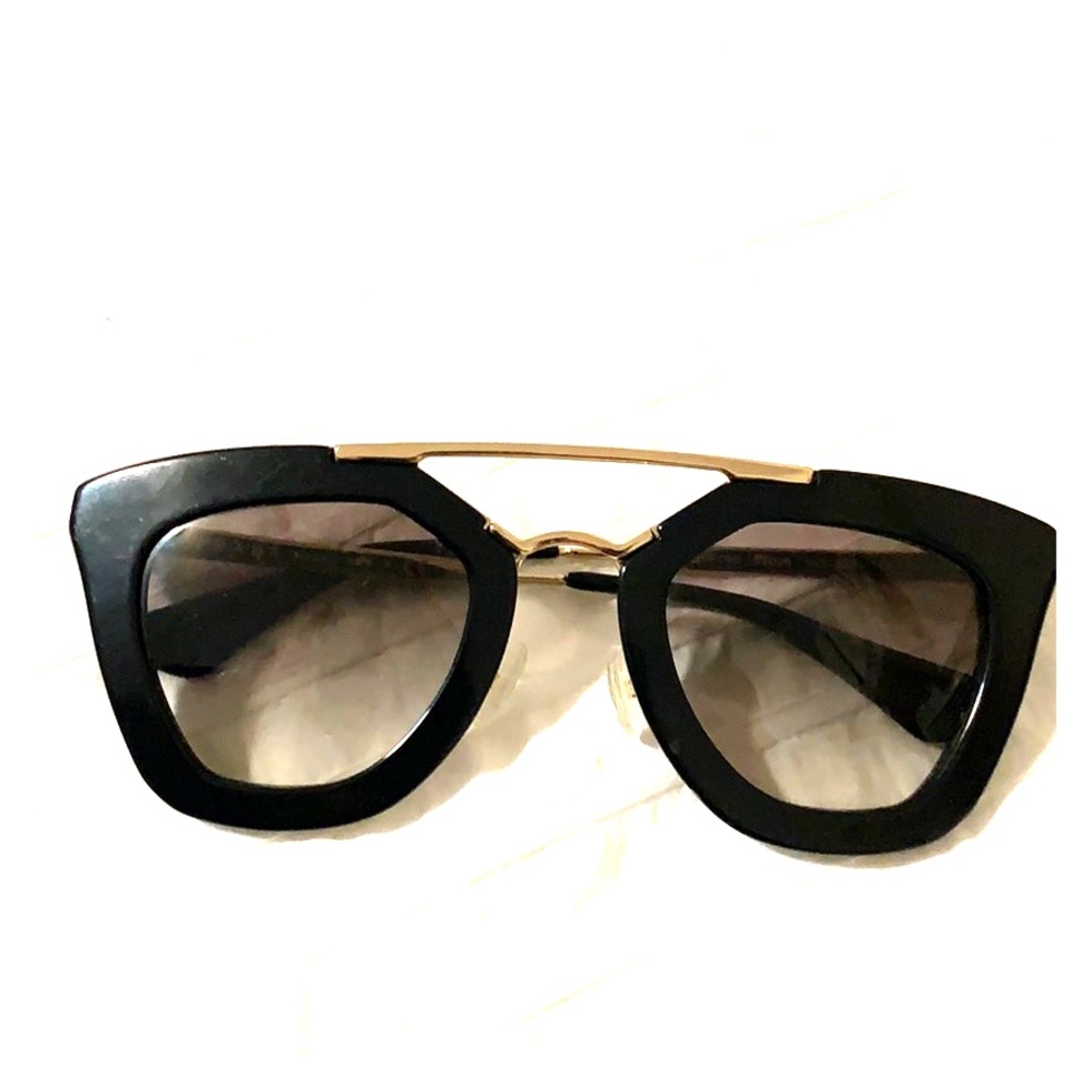 Prada sunglasses with case   ⭐️Drop An Offer⭐️